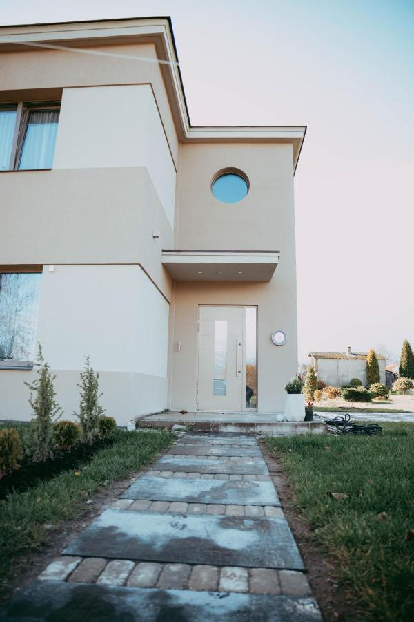 Rumido Suite Valmiera Buitenkant foto